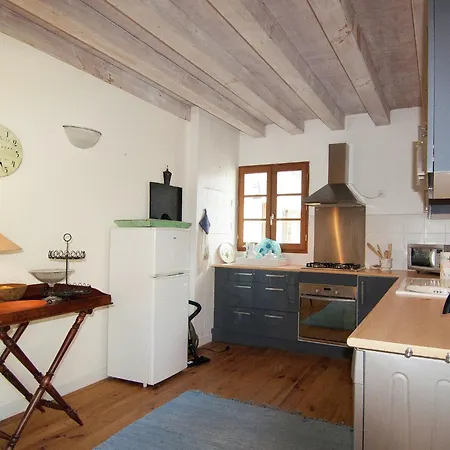 Estate In Roussines Near Golf De La Preze, Cleaning Included Roussines