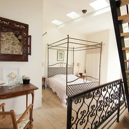 Splendid Estate With Two Heated Pools, Cleaning Included Roussines